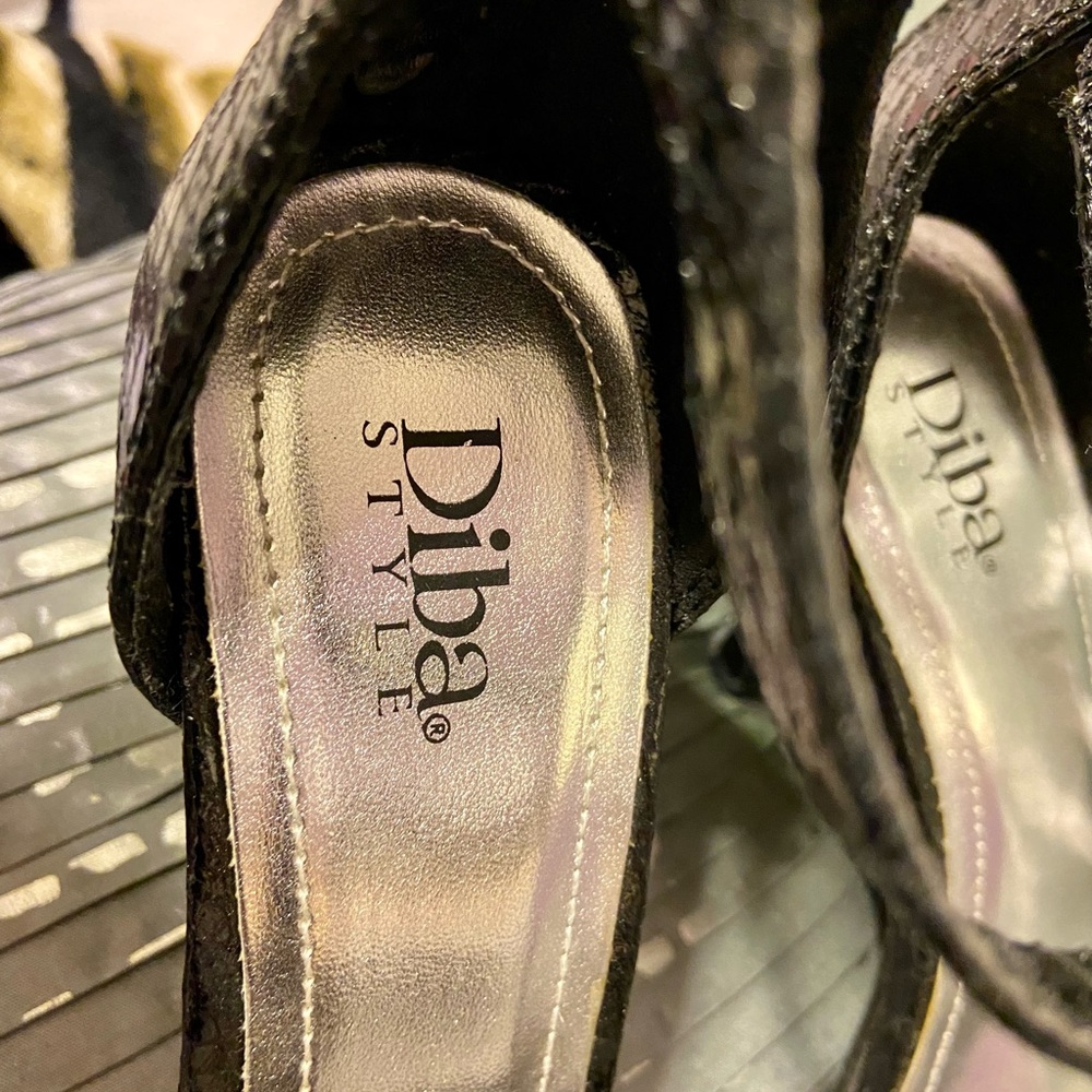 Formal Shoes - Picture 2 of 4